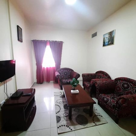Al Reem Hotel Apartments Шарджа Екстер'єр фото