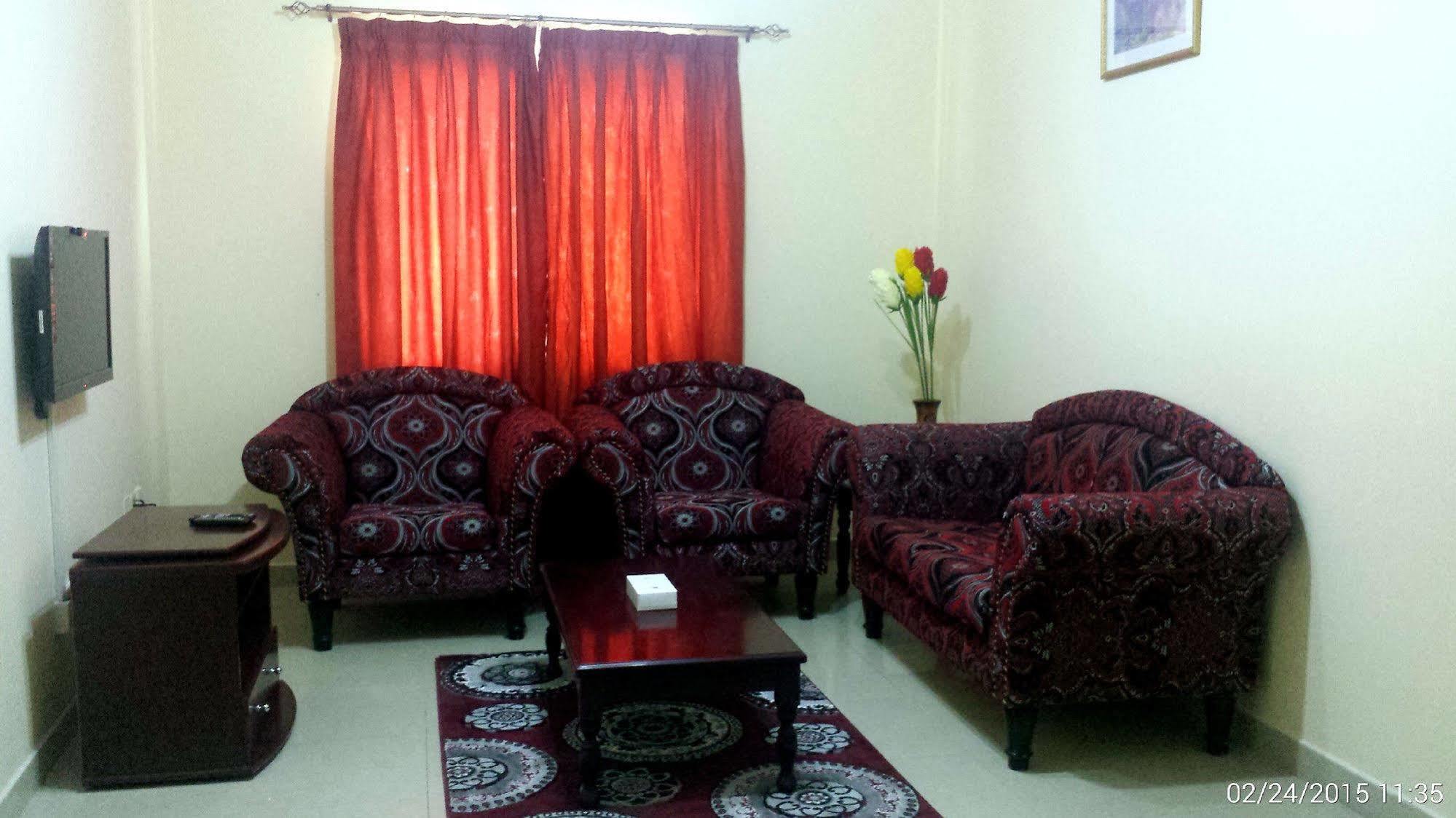 Al Reem Hotel Apartments Шарджа Екстер'єр фото