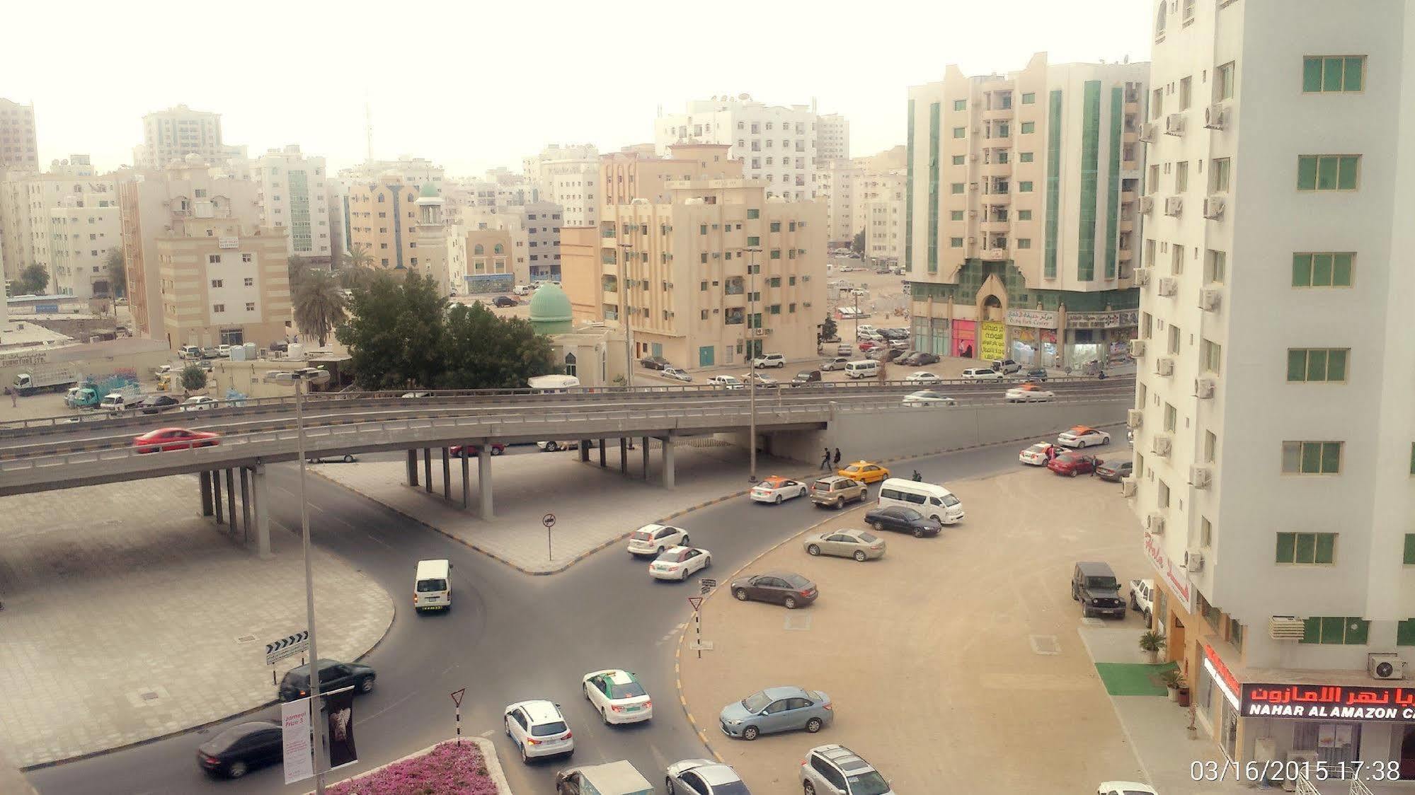 Al Reem Hotel Apartments Шарджа Екстер'єр фото