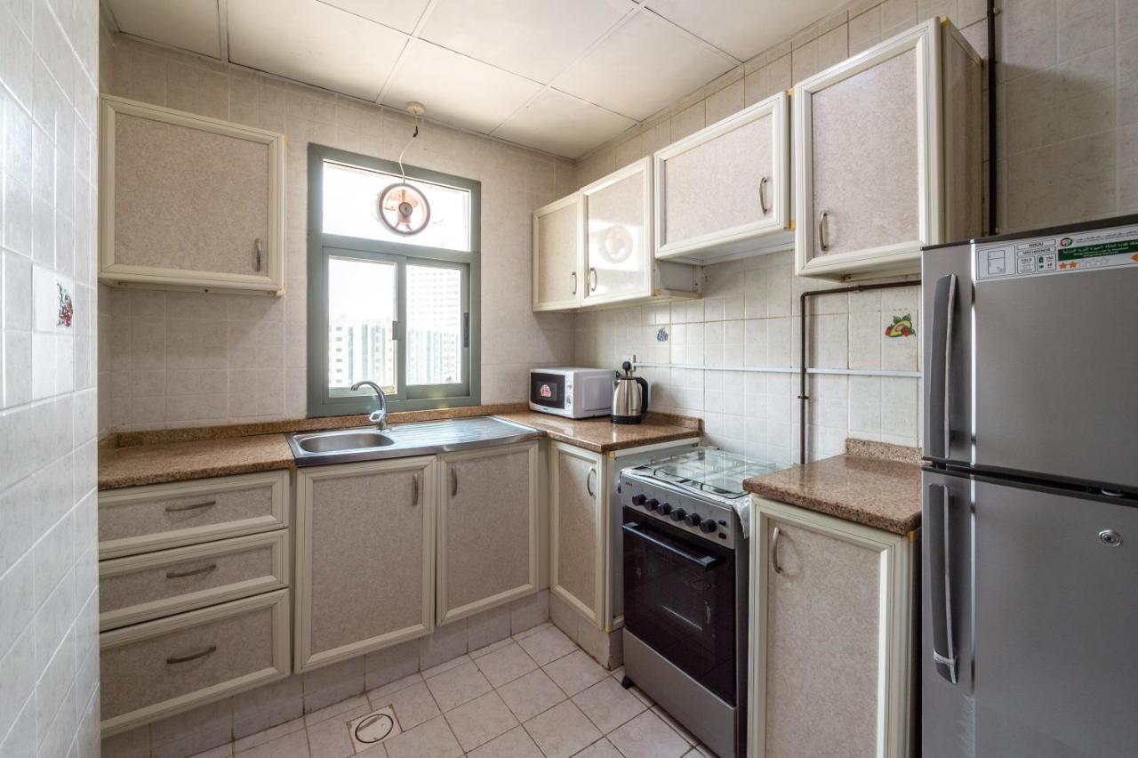 Al Reem Hotel Apartments Шарджа Екстер'єр фото